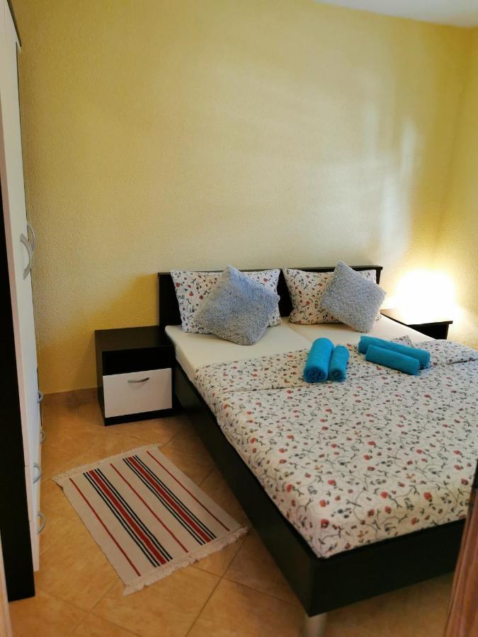 Apartments Ivan Vir Eksteriør bilde